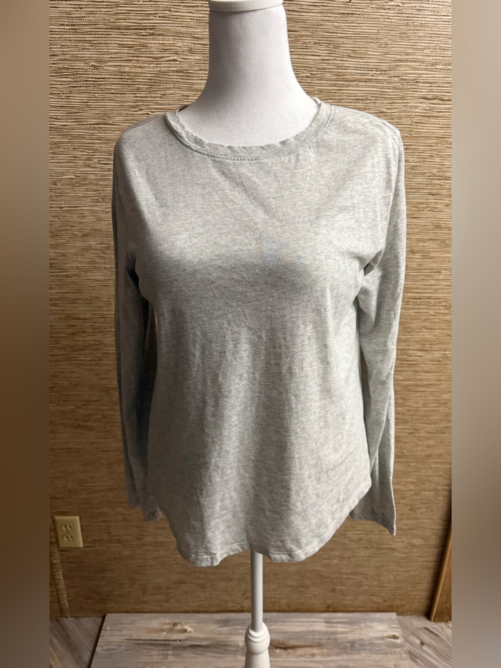 Sonoma Everyday Long Sleeve Crewneck Tee T-Shirt Women’s Size Large Gray Solid